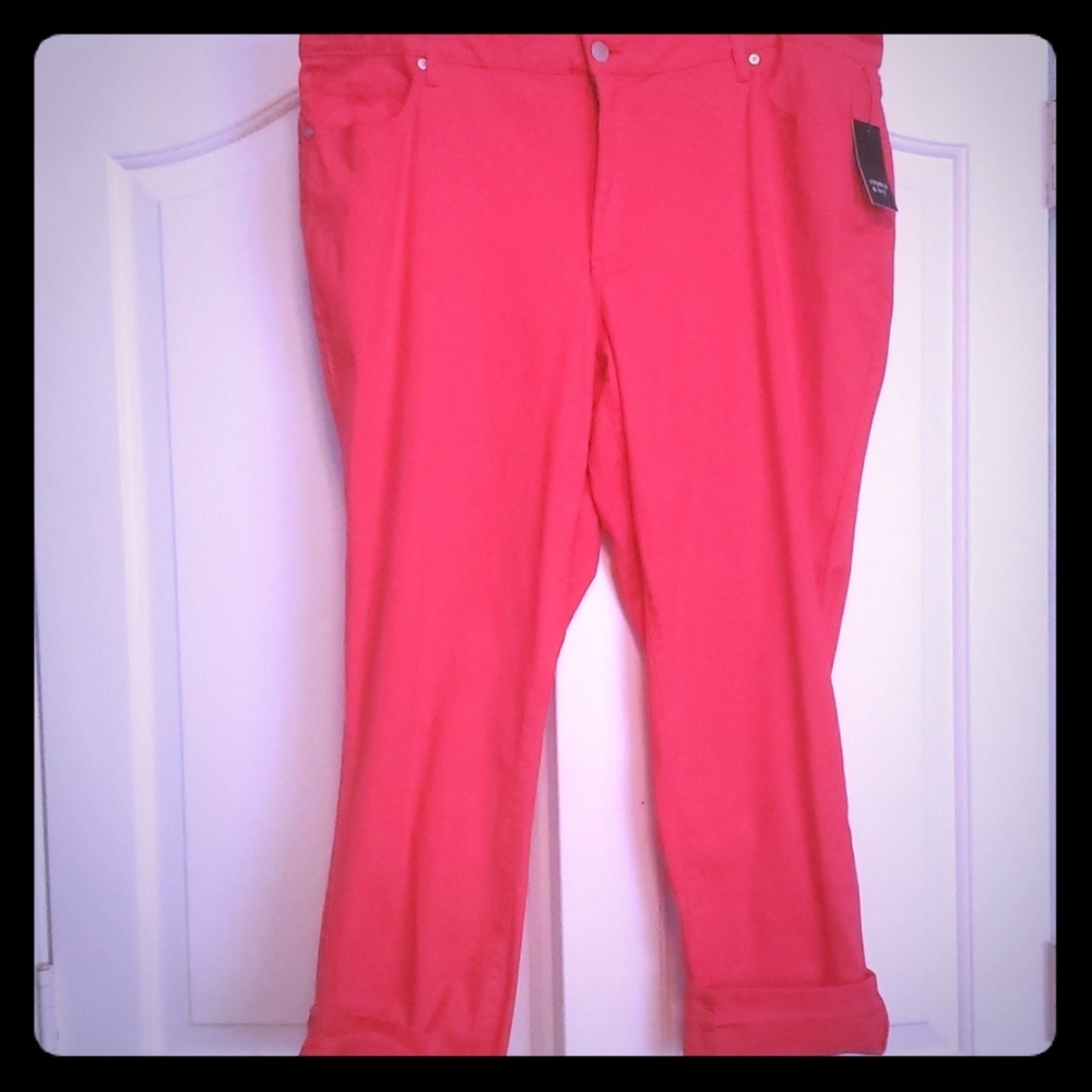 NWT Crown & Ivy Crop Pants (104)